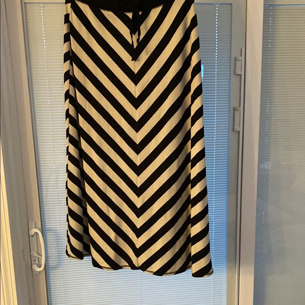 Old Navy Black and White Striped Women's Skirt
